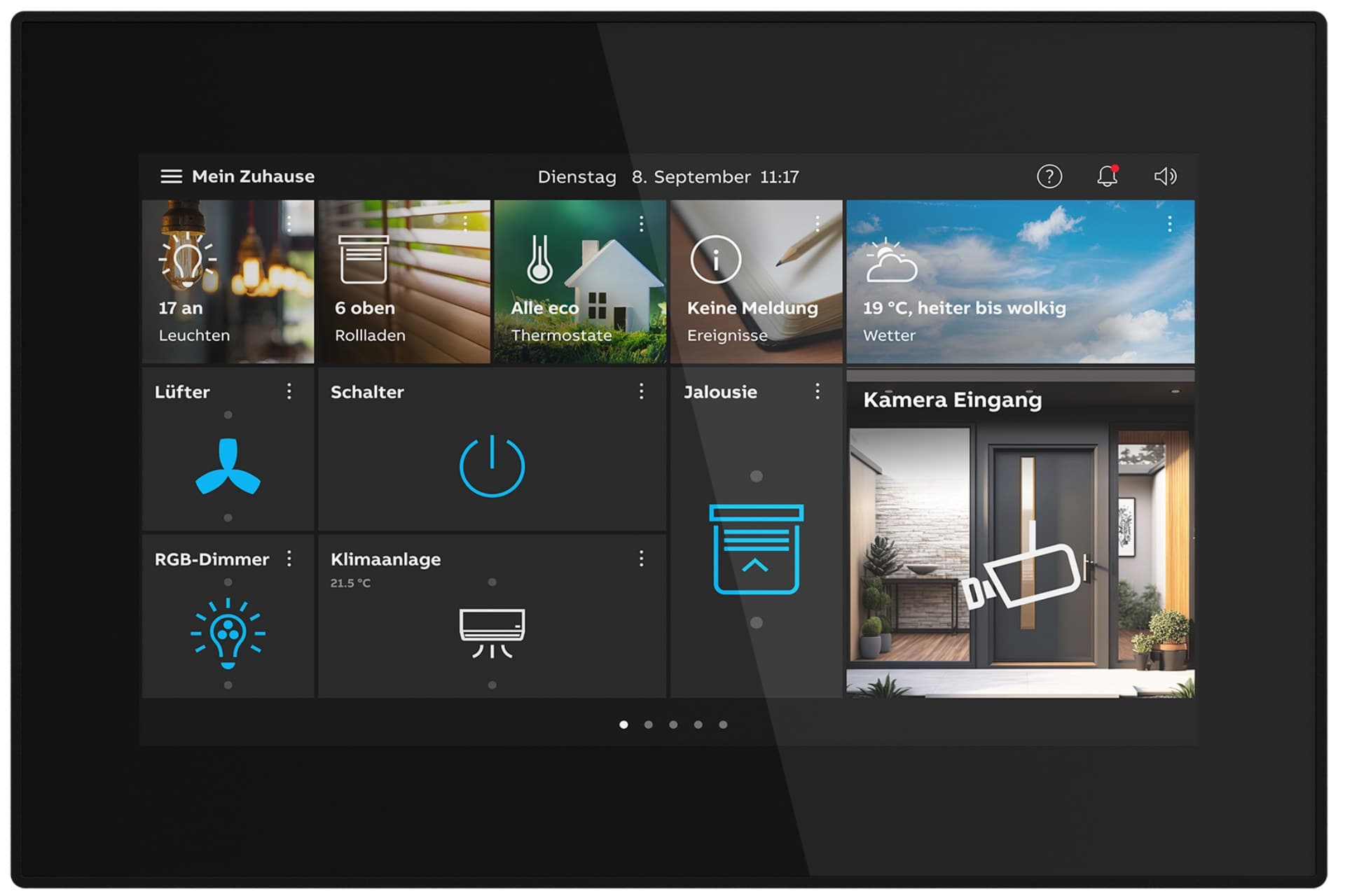 Ein Busch One Touch 7 Pad von ABB Busch Jäger zur Steuerung sämtlicher Smart Home Funktionen, wie Jalousien, Türkamera, Heizung, Lichtschalter, Energieverbrauch etc.