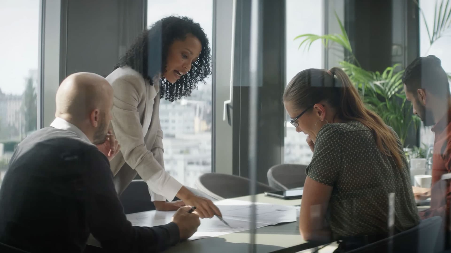 energieeffizient-hero-antriebstechnik-abb-videopreview energieeffizient-hero-antriebstechnik-abb-videopreview