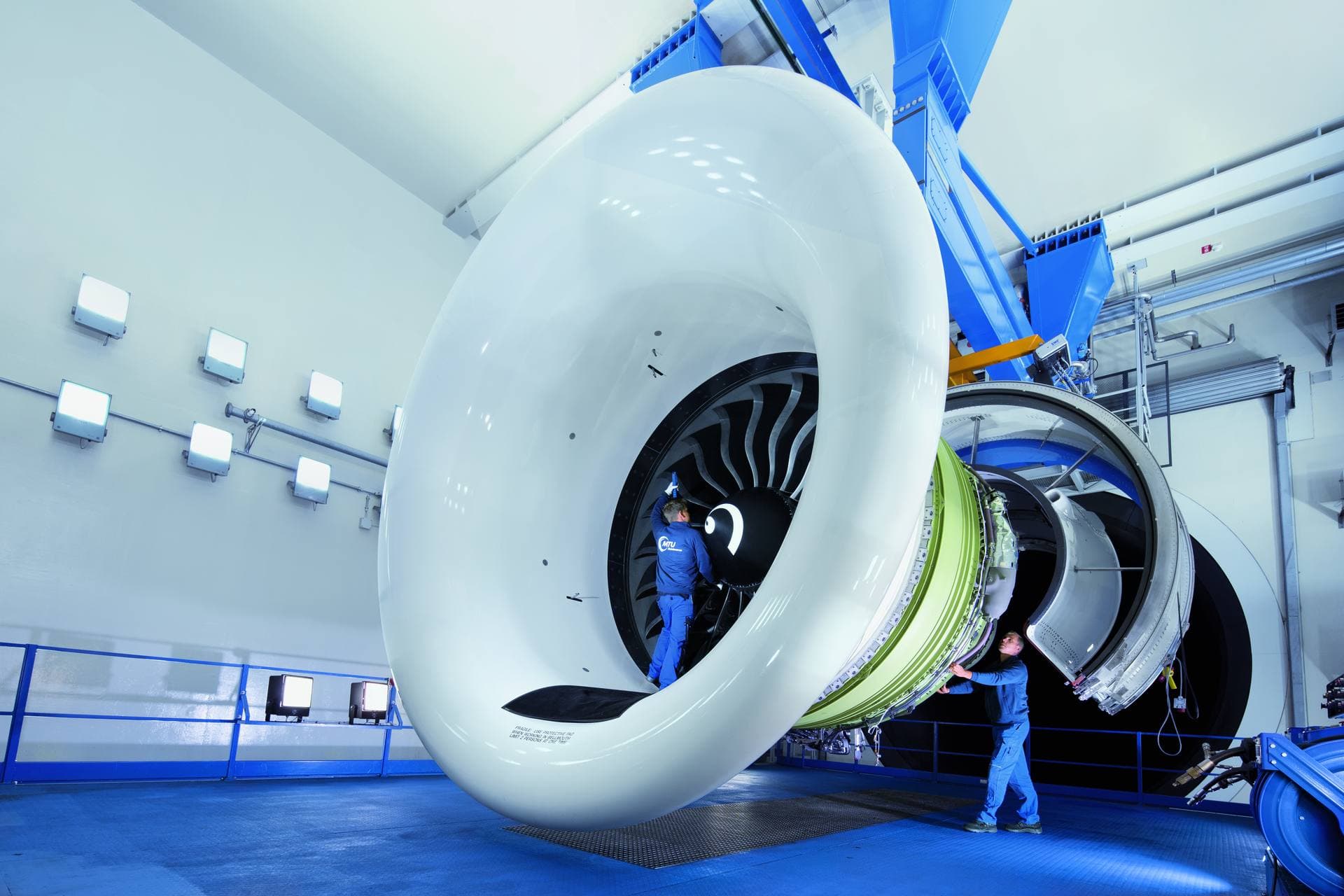 Triebwerk im Prüfstand: Wartung und Instandsetzung des GE90 von GE-Aviation am Standort Hannover der MTU Maintenance.