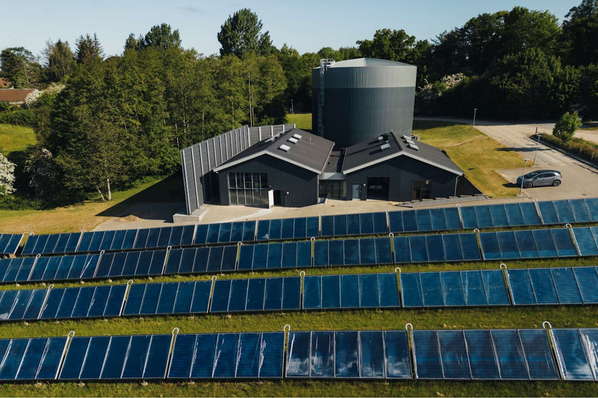 Das Fernheizwerk Broager, dass mit ABB Technik Fernwärme für 1200 Einwohner erzeugt.
