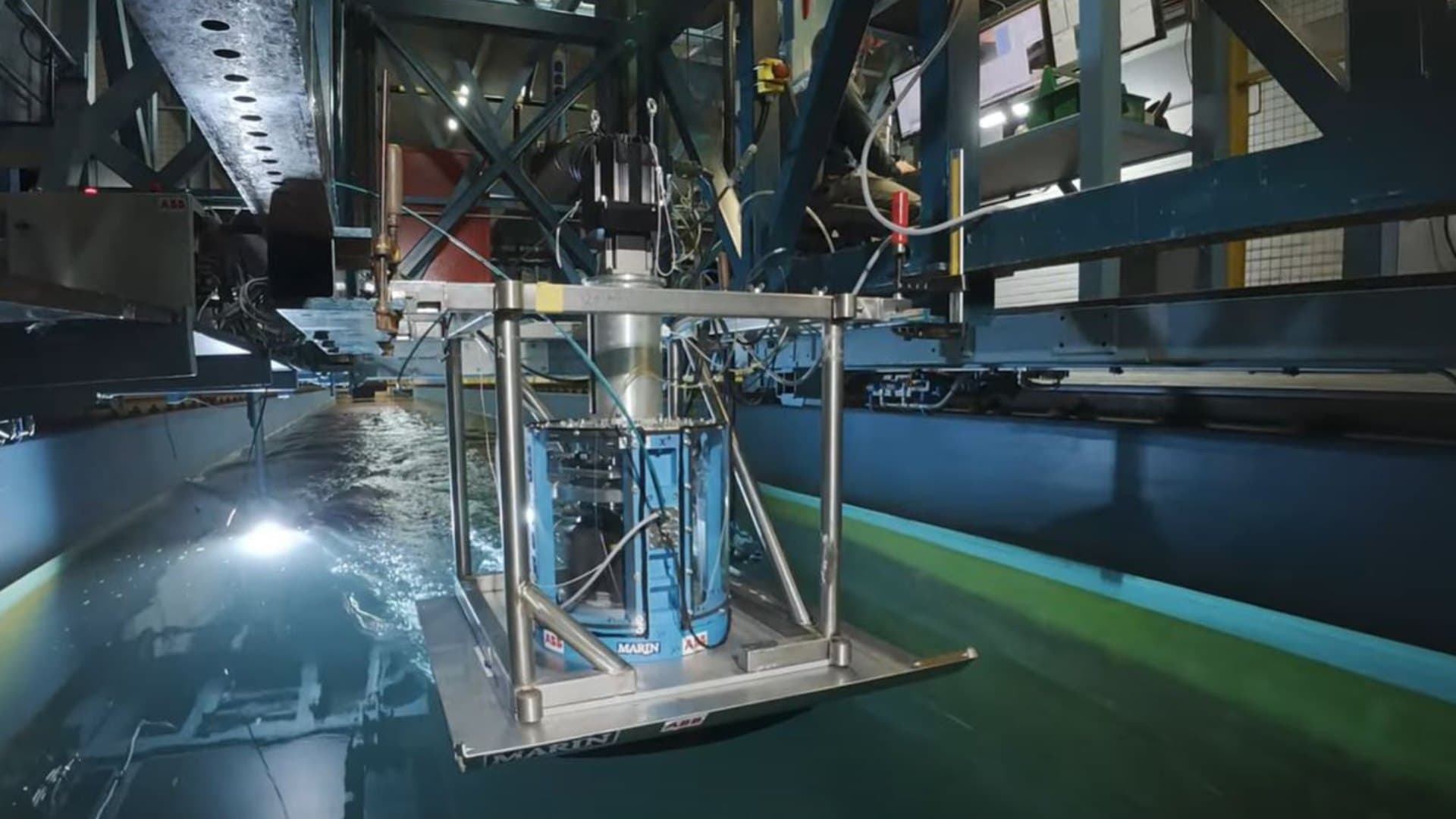 Ein Video über Funktionsweise und Effizienz des ABB Dynafin Schiffsantrieb bei Tests im MARIN-Institut.