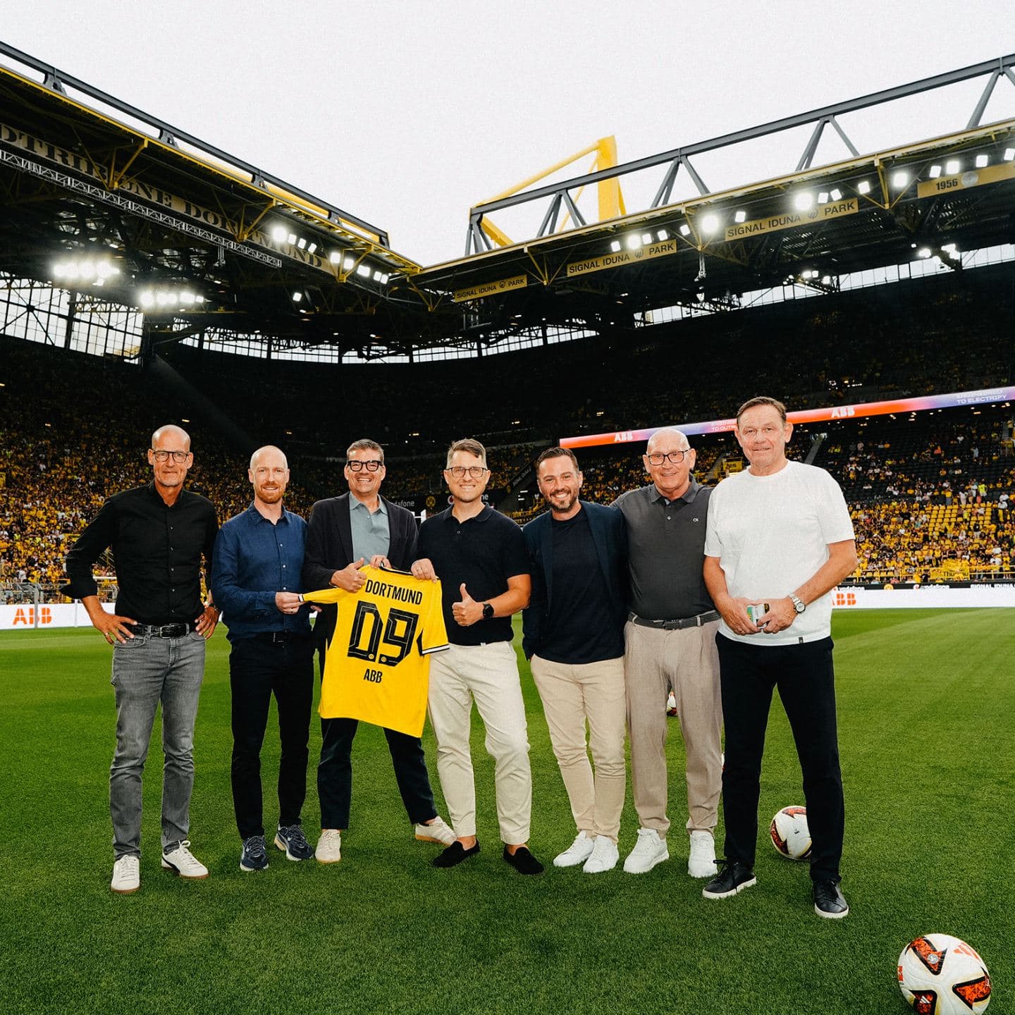 Gruppenfoto-ABB-BVB-Borussia-Dortmund