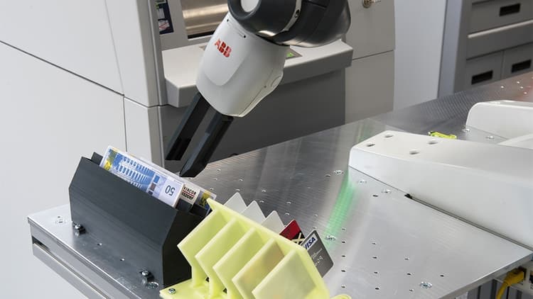 fertigungsautomatisierung-bankkunde-mit-ausdauer_XTRA1_1008x567