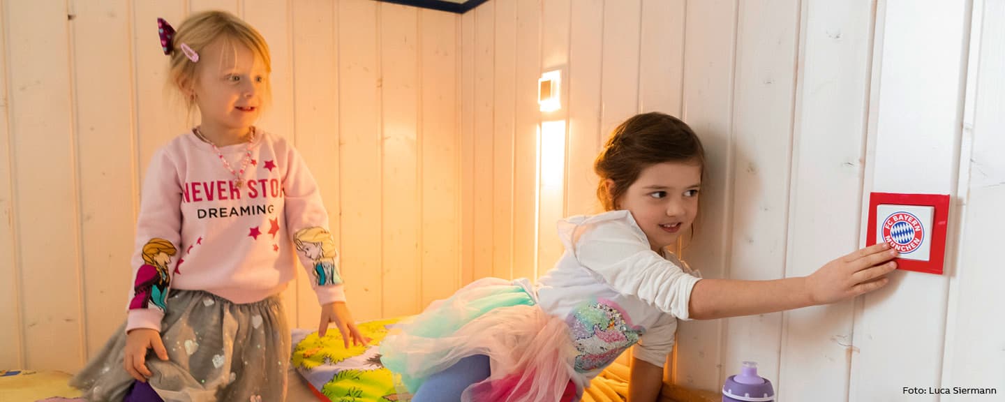 32-33_Kinderferienhaus_about_digitalmagazin_2020-01_50_1440x576