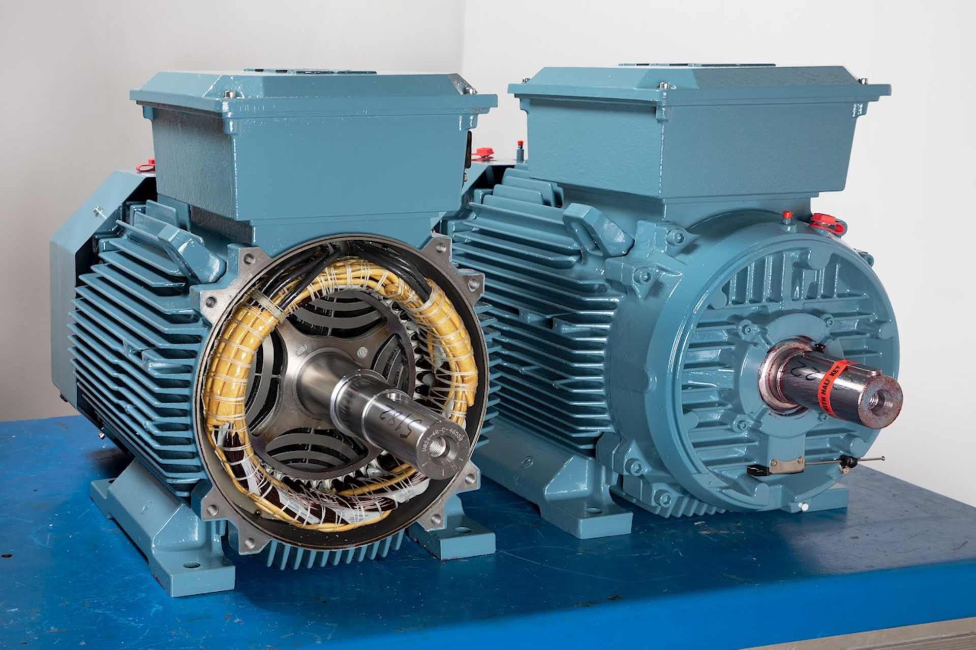 ABB-SynRM-Synchronreluktanzmotor-expolisionsgefährdete-Bereiche-Header Der ABB- Synchronreluktanzmotor mit erhöhter Sicherheit für explosionsgefährderte Bereiche.