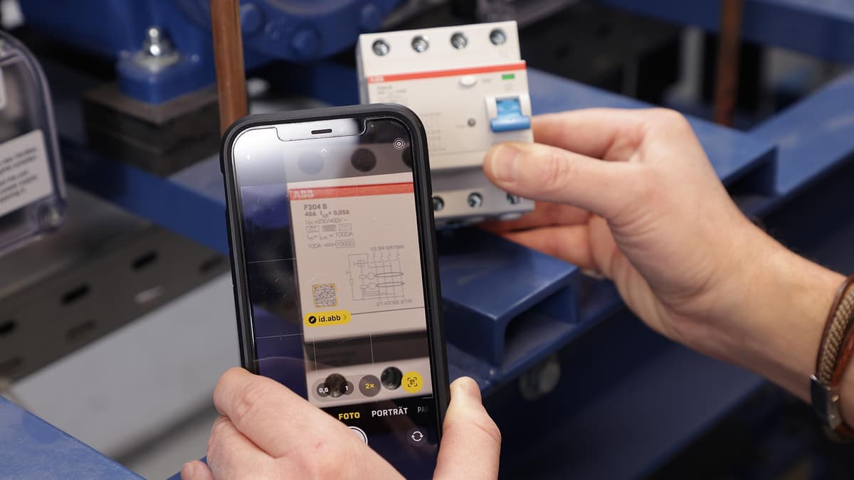 referenzstory-edeka-qr-code-scanner-abb