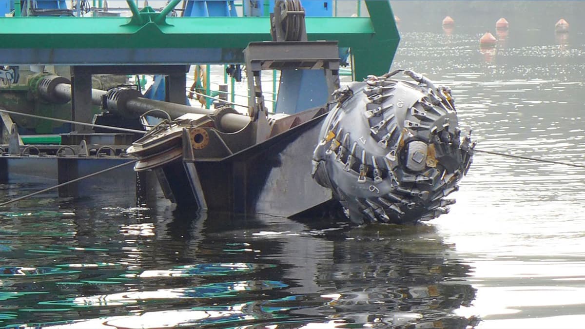 schneidkopf-schwimmbagger-stromrichter-referenz-antriebstechnik-abb
